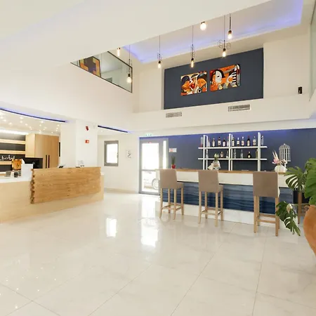 Pollis Hotel 4*
