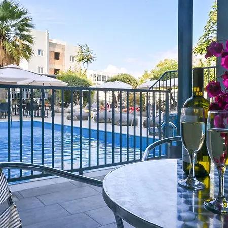 Pollis Hotel 4*