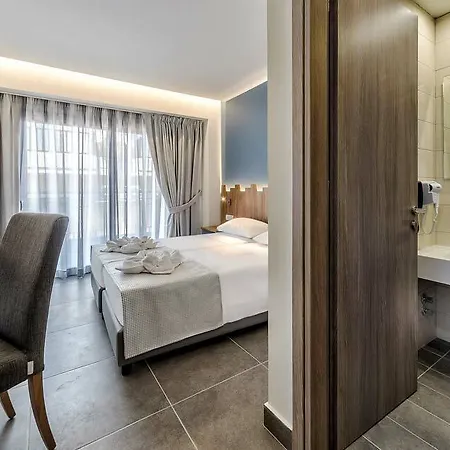 Pollis Hotel 4*