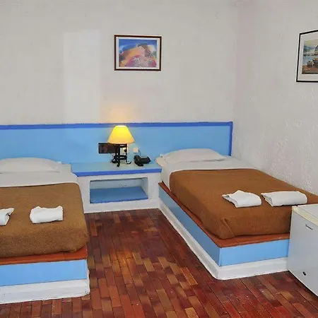 Hotel Pollis 4*